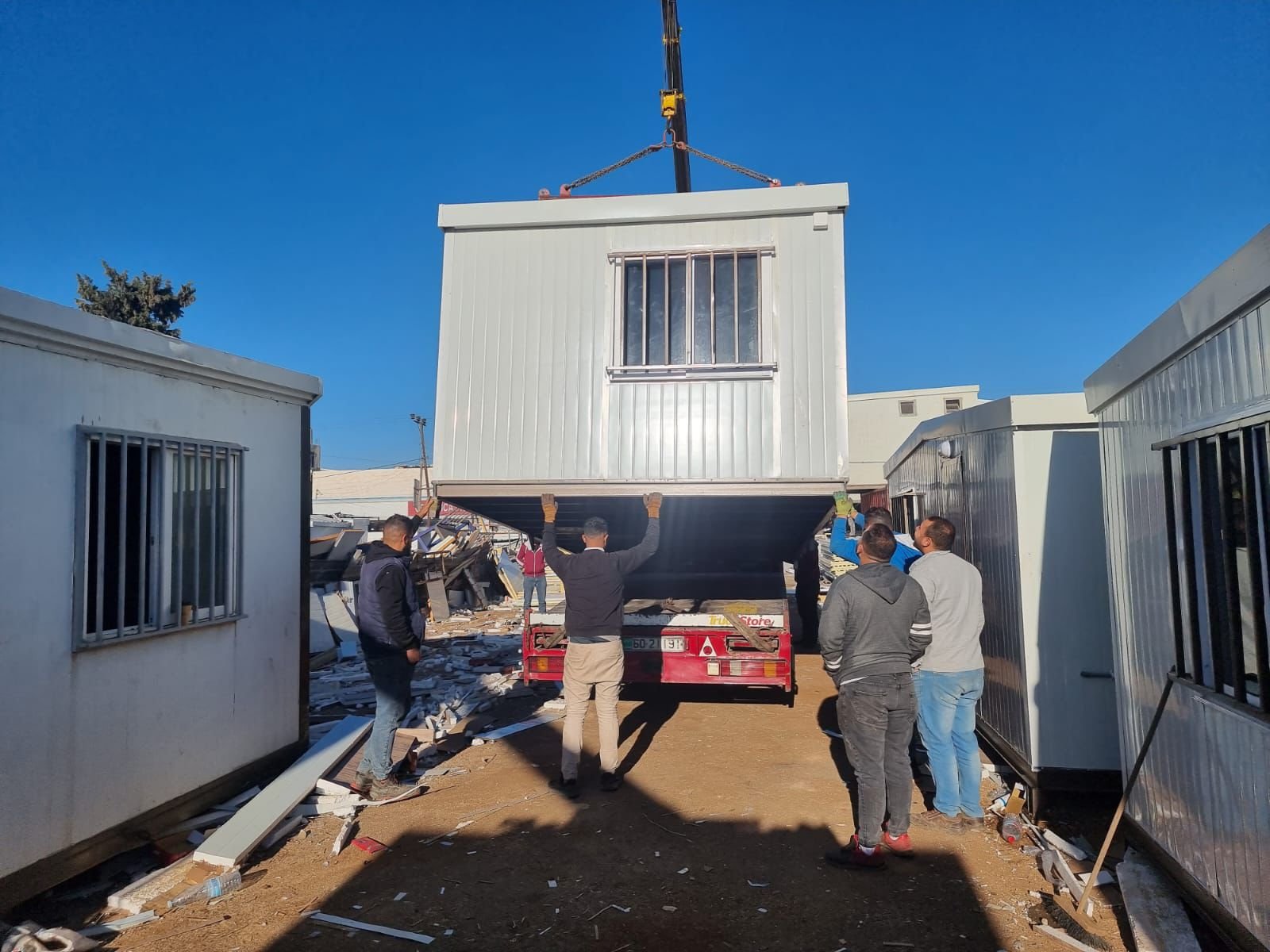 Distributing Caravans For Refugees